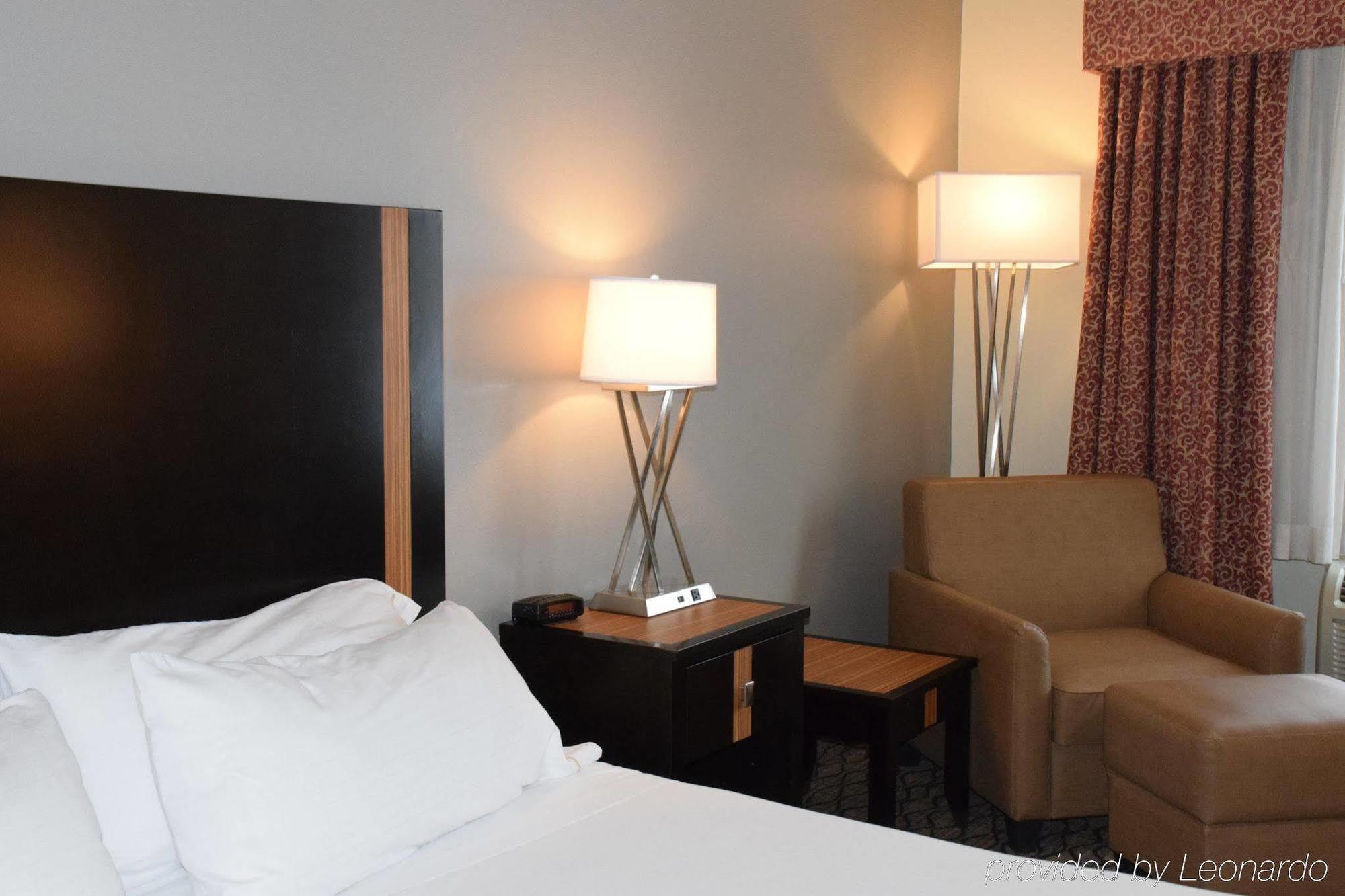 Holiday Inn Express Hotel & Suites Chanhassen By Ihg Eksteriør bilde